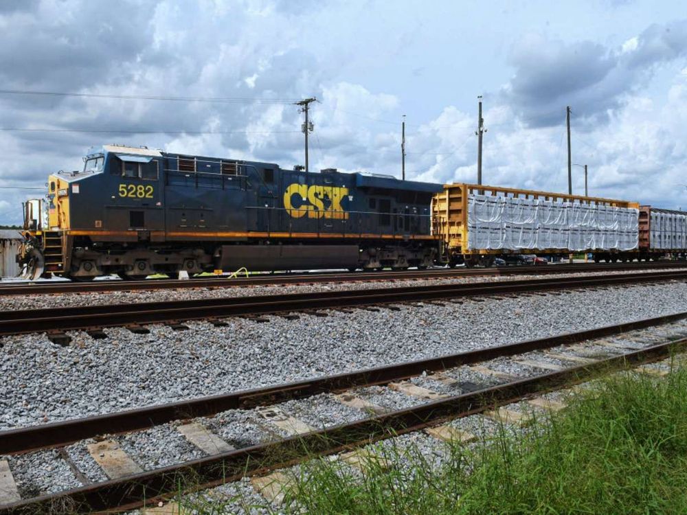 2022/09/14: A CSX freight train is seen in Orlando.  (Photo by Paul Hennessy/SOPA Images/LightRocket via Getty Images) 