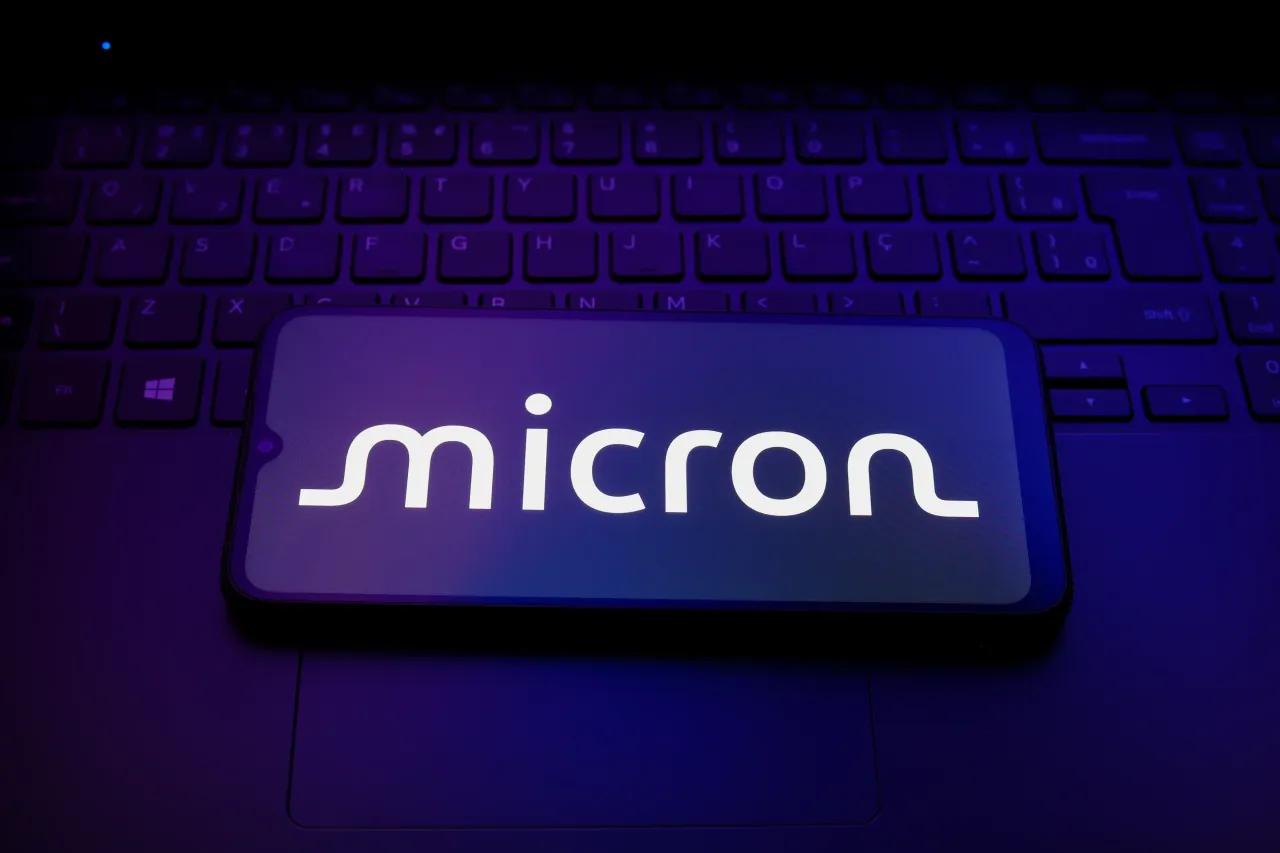 Micron Stock On Track To Hit Year High After Q3 Earnings Beat Sparks Wave  Of Price Target Hikes