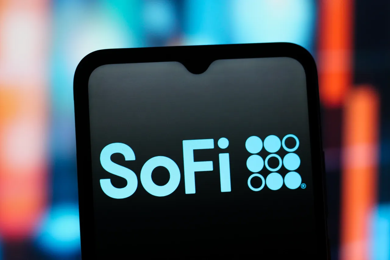 SoFi Technologies Stock Slides After-Hours On $1.5B Equity Offering Amid  Fresh Expansion Into Crypto Services